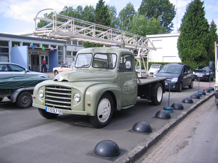 Rover 3500 V8. Peugeot et Rover 3500 V8.